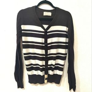 🥀3/$20 Fiber & Fellow White & Black cardigan